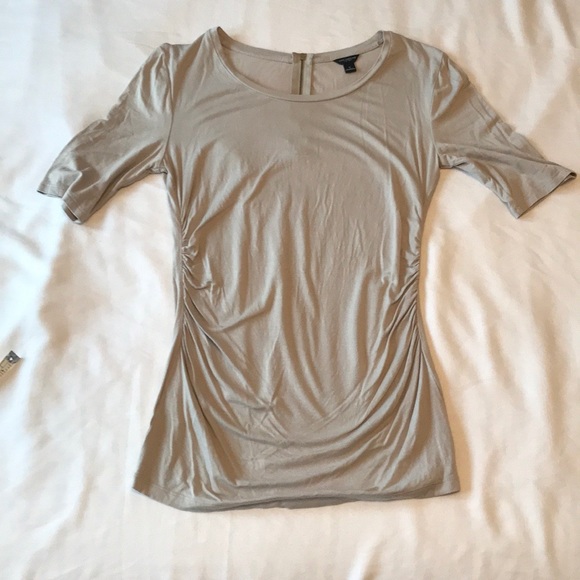 ANN TAYLOR Beige Short Sleeve Ruched Top w/ Zipper - Picture 1 of 8